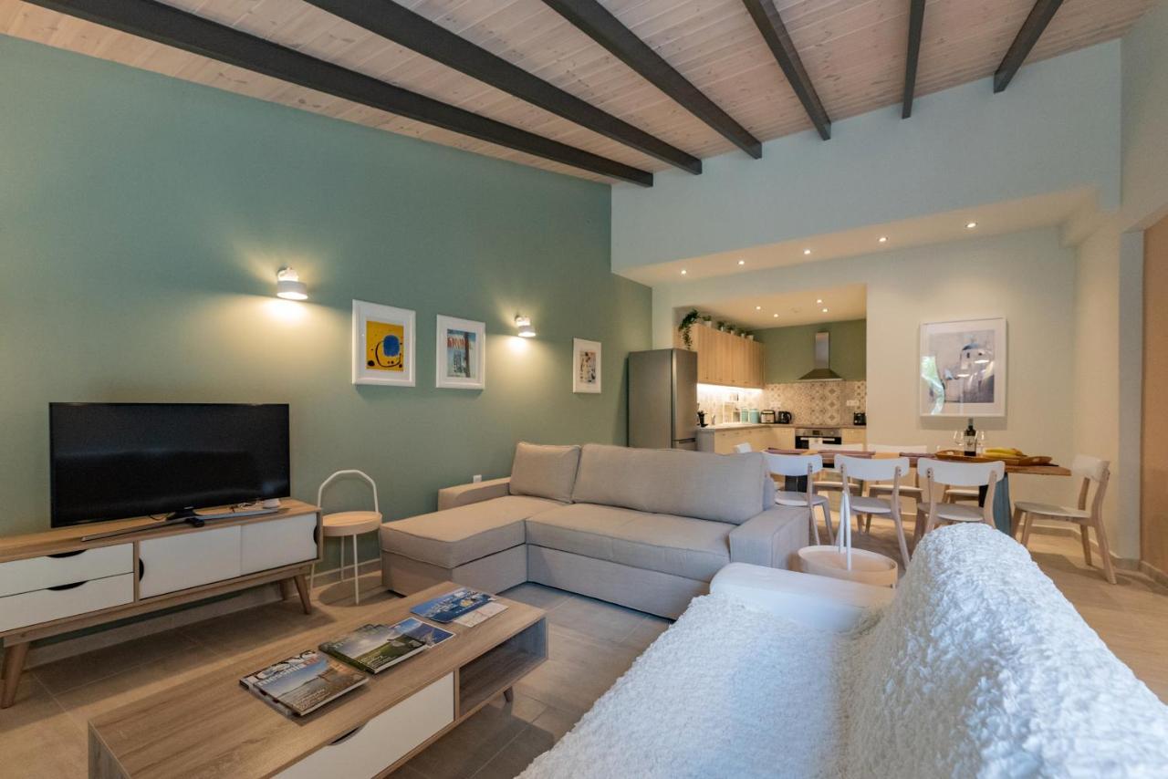 Linas Home - Kalamata Mediterranean Villas エクステリア 写真